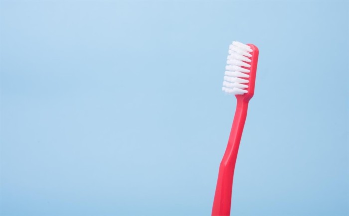 La correcta higiene dental tras un tratamiento de implantología