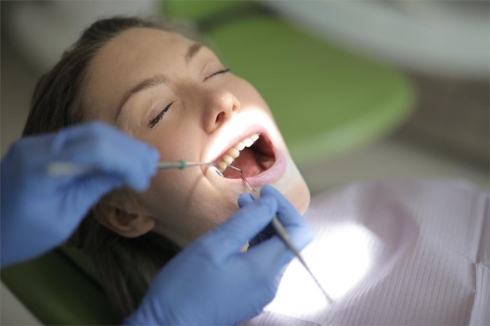 Qué tener en cuenta antes de realizarse implantes dentales
