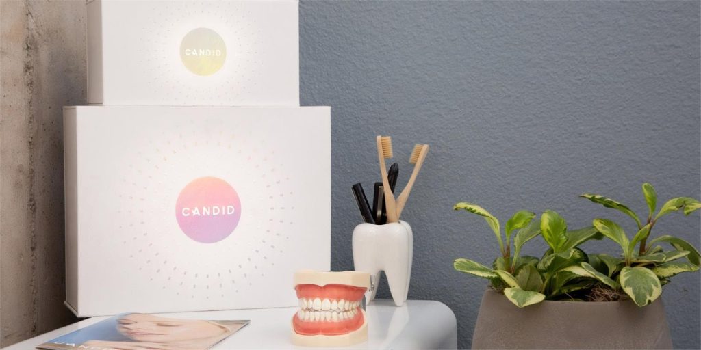 Dentífricos pensados para el correcto cuidado tras un tratamiento de implantes dentales